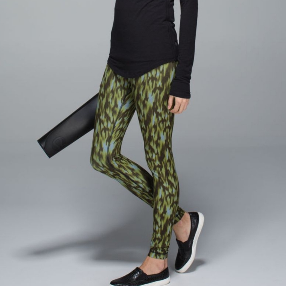 Lululemon wunder under lusche luxe telemark almost pear inkwell legging 4